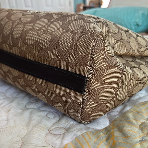 Signature jacquard Coach crossbody - Picture 4 of 13